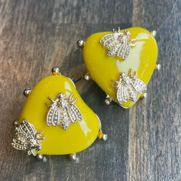 Athro Insect on THE HEART Earrings - Picture 2 of 8